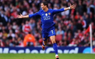 丹麦足球队阵容名单，丹麦足球队成员名单？