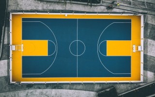 怎么打乒乓球，怎么打乒乓球基础教程视频